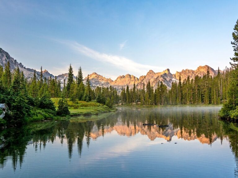 Mountain Lake 768x576