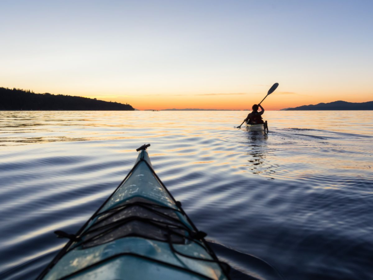 Sea Kayaking 768x576
